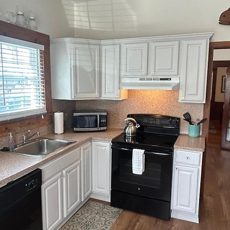 Galveston 'Blue Bungalow' - Walk To Beach! Exterior photo