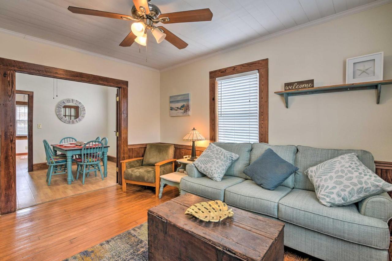 Galveston 'Blue Bungalow' - Walk To Beach! Exterior photo